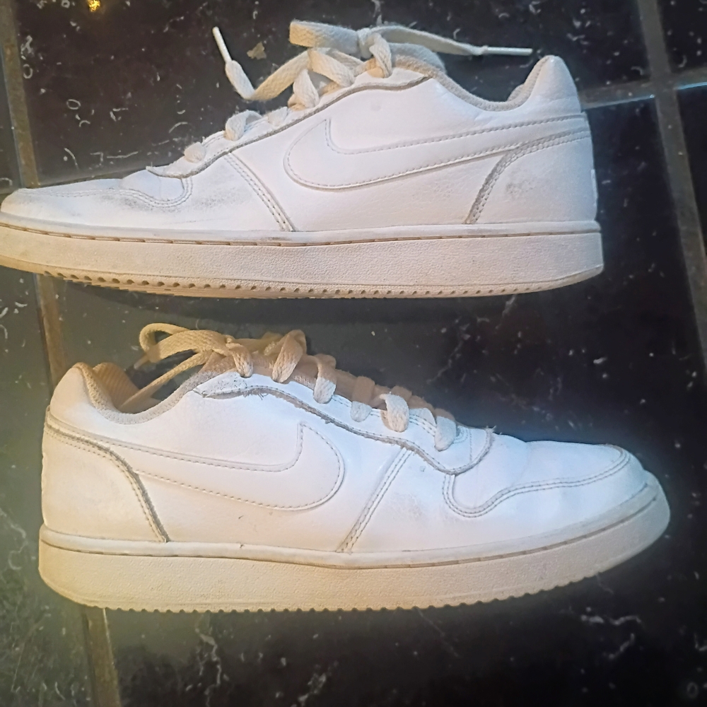 Nike Women's Ebernon Low Sneakers White Size 7